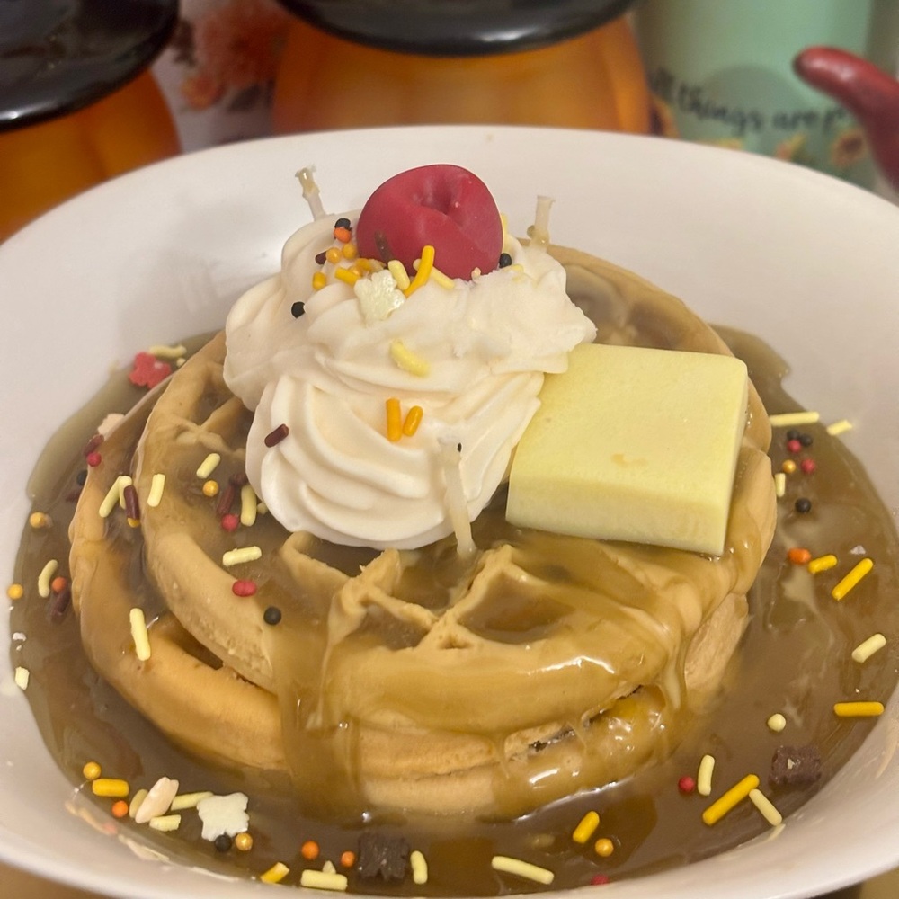 Egging Waffles Candle